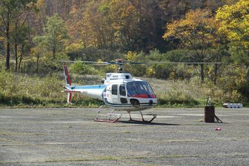 KDDI「ヘリコプター基地局」で遭難者を捜索