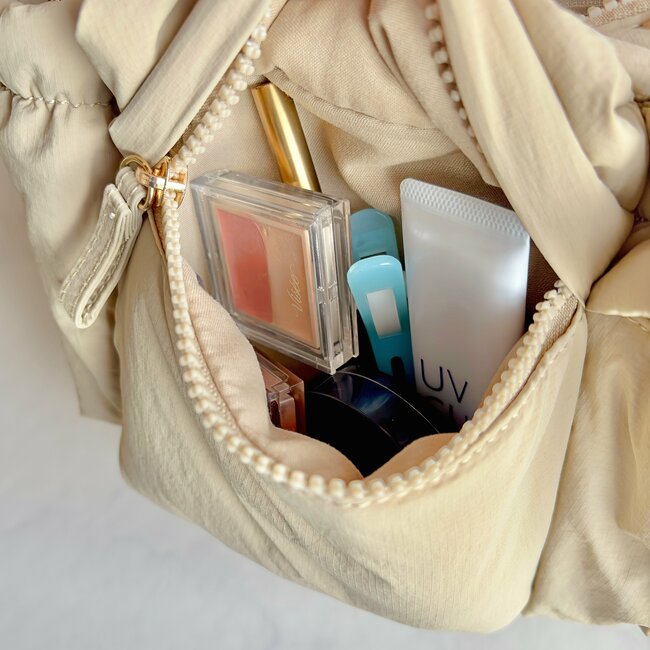 「再入荷で買えました」3COINSの“ポケットたくさんバッグ”収納力すごすぎる！「毎日使っています」「買って正解でした！」