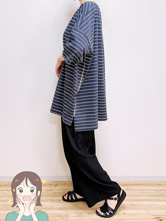 「色違いで2枚購入しました」ニコアンドの“ゆったりトップス”が体型カバーの天才なんです！「ノーストレスなので何枚あっても良い」「ボディライン隠しにはもってこい」