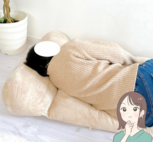 一度寝たら最後…カインズの“人をダメにするロングクッション”が雲みたいにフッカフカ！「ごろ寝に最高」「すぐに寝てしまいます」