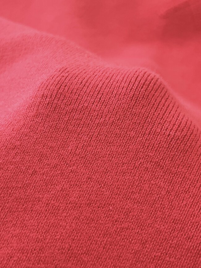 「着心地良すぎて追加購入」「3着目です」ユニクロCの“スウェットみたいなニット”楽ちんなのにオシャレ！「キレイに着こなせます」