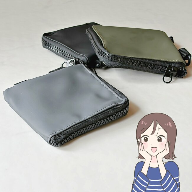【ダイソー】カードや診察券が40枚も入った!ガバッと開く「ぺたんこ財布」スムーズに会計できて便利《購入レビュー》
