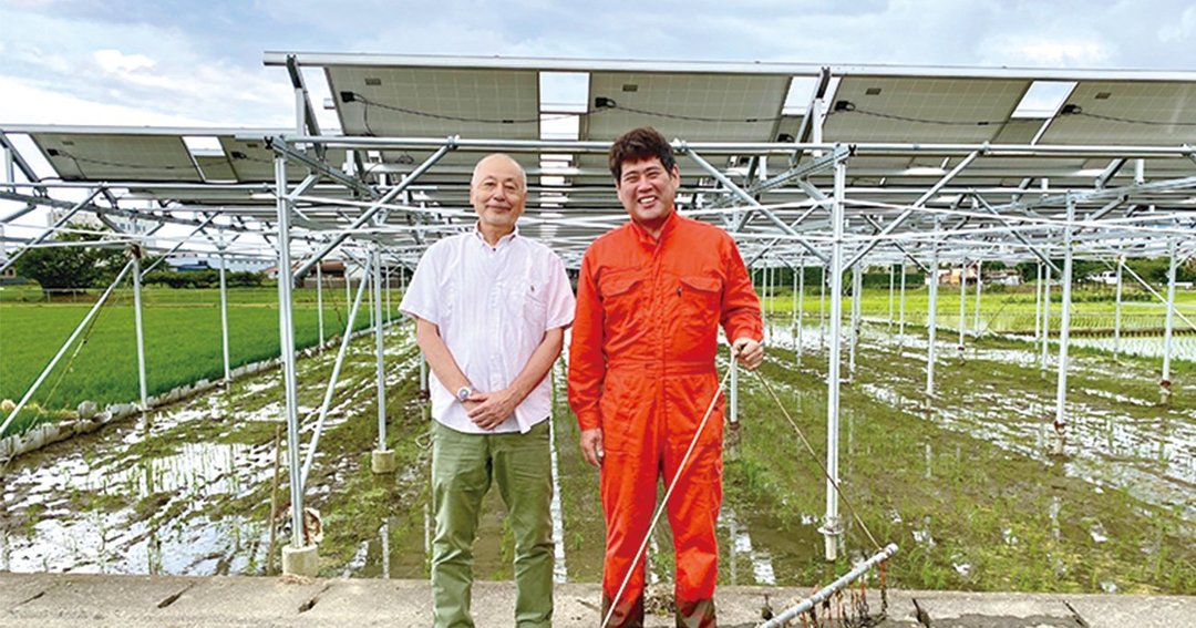 蔵元の井上寛さん（左）と農家の小山田大和さん