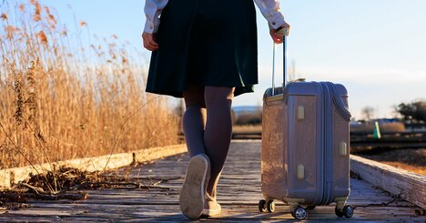 「あの人から教えてもらったのは1つだけ」17歳で妊娠、DV…野宿になった少女が語ったあまりにも悲しい「母の記憶」