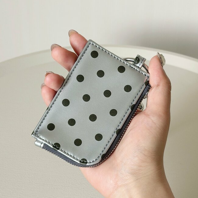【ダイソー】支払いがスムーズになった！ミニ財布にもなる「天才ケース」カードが取り出しやすくて感動！《購入レビュー》
