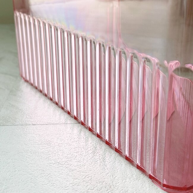 フランフランに売ってそう！ダイソー姉妹店の「高級感たっぷり収納」冷蔵庫がスッキリ片付きます！