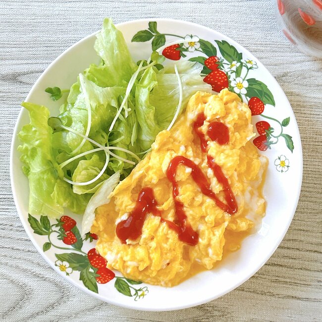 思わずまとめ買いした…！セリアの「昭和レトロな食器」純喫茶みたいで可愛すぎる！