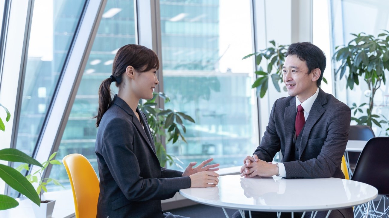 「自分で考えて動ける部下が理想」はリーダー失格!リーダーの本来の役割とは?
