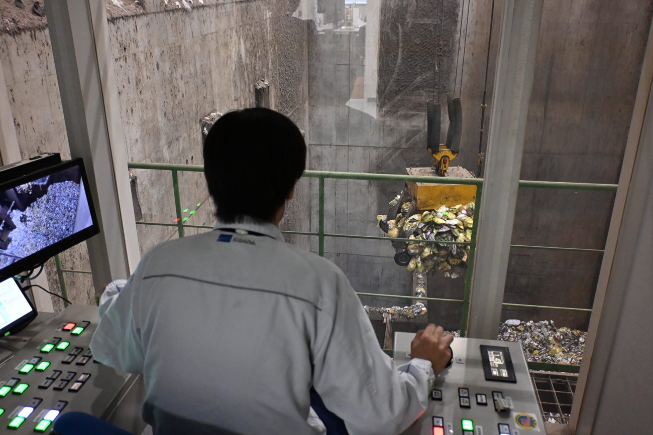 「人が減らされる」「仕事が大変になる」ネガティブな声が一変、ごみ処理場のAIクレーンが現場に受け入れられたワケ