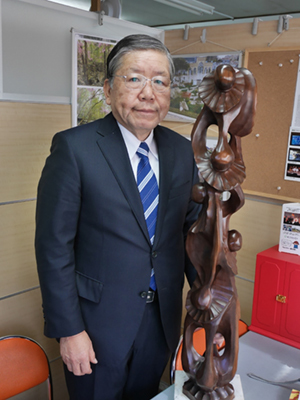世界中から日本庭園の注文が届く小さな造園会社、カストロも絶賛!