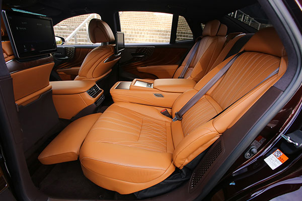 レクサス新型ls500h トヨタの情熱がほとばしるパワフル走り 試乗記 Car And Driver 注目カー ファイル ダイヤモンド オンライン