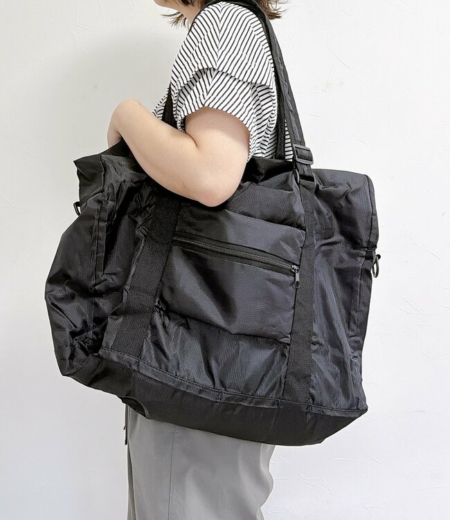 2泊分の荷物が入った!ダイソーの「ガバッと開く大容量バッグ」小さく畳めて天才すぎる!《購入レビュー》