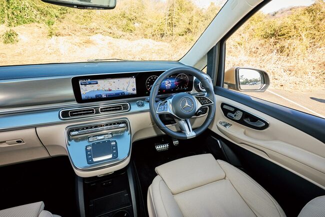 メルセデス・ベンツV220d EXCLUSIVE long Platinum Suiteインパネ