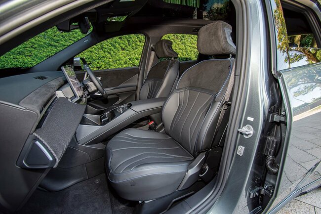BMW iX3前席