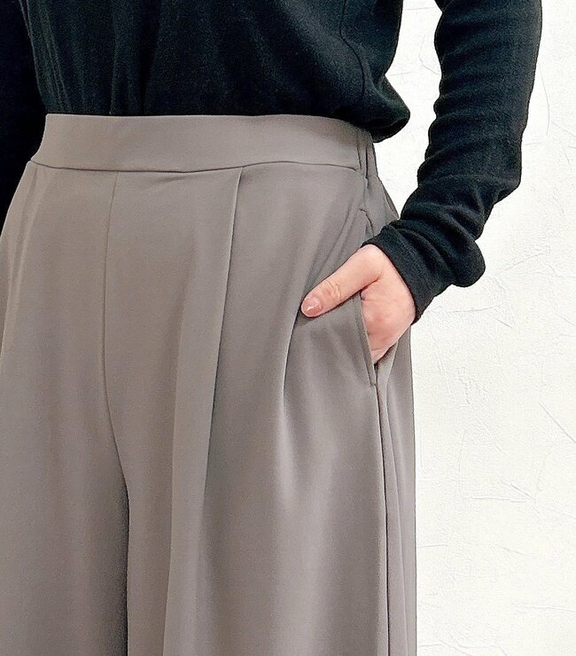 「ヘビロテしそう」「3色目です！」ハニーズの“スカートみたいなパンツ”楽ちんすぎて手放せない！「すべすべで履き心地が良い」