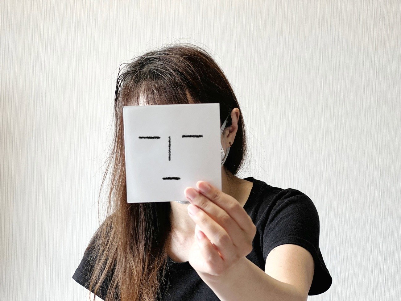 【中学英語でOK】「quiet」だけじゃない! “無口”を英語で自然に言う3つの方法