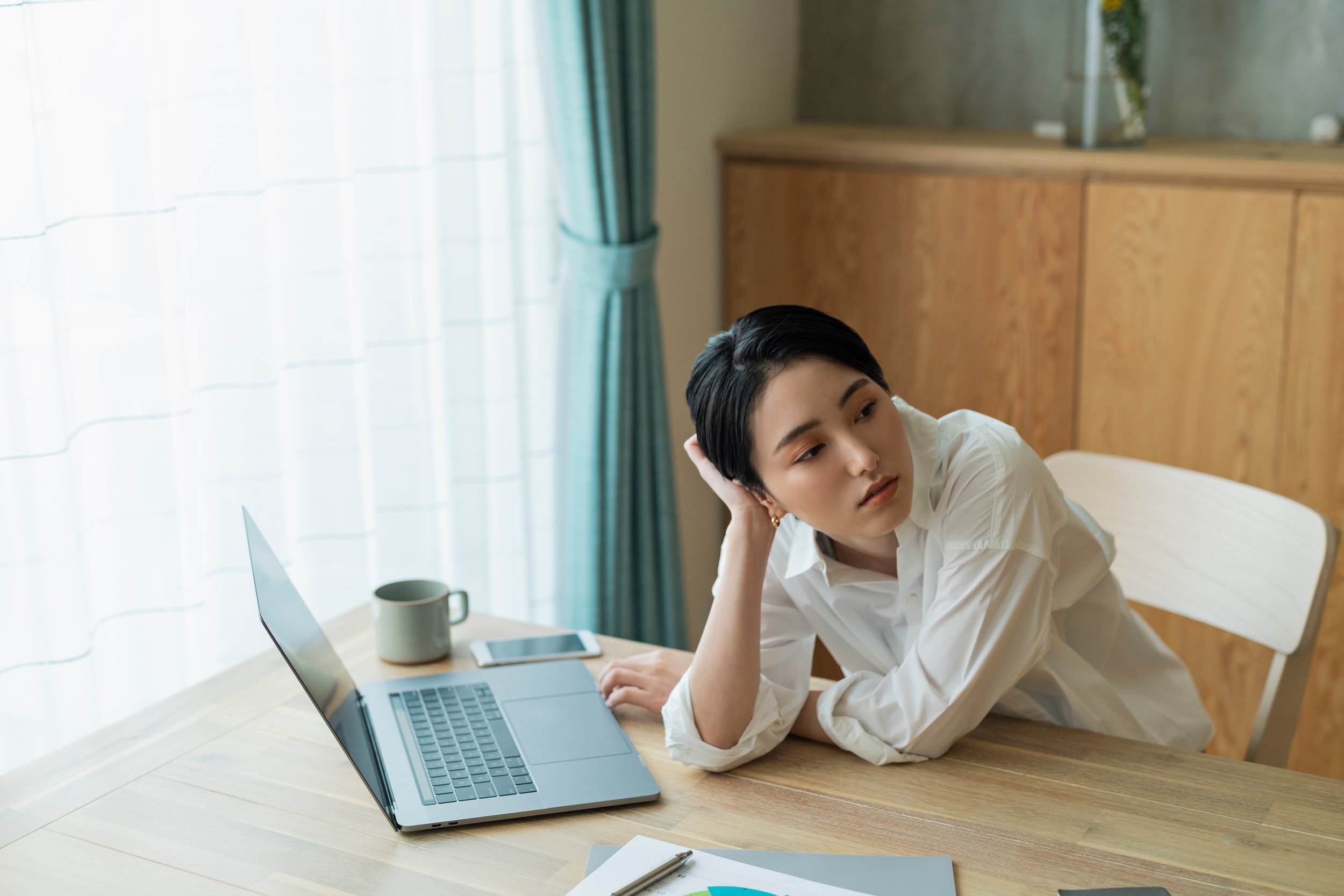 【仕事のときだけ憂うつになる…】甘えていると勘違いされやすい「非定型うつ病」とは?