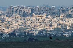 イスラエル、ガザで横断道路拡張　戦争の次の段階見据え