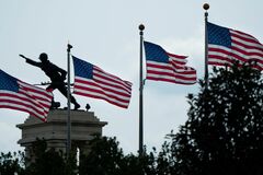 米下院、現金給付2000ドルに増額する法案を可決