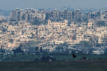 イスラエル、ガザで横断道路拡張　戦争の次の段階見据え