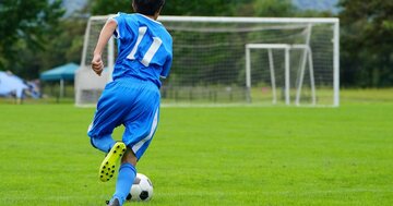 スポーツに不可欠なのはDX化か、ベテラン力か?岡田武史氏の采配に見る「最適解」