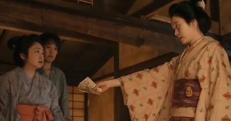 司之介（岡部たかし）の尾行をかわし…高石あかり（トキ）が「アクション仕込み」の身体能力を見せた〈ばけばけ第33回〉