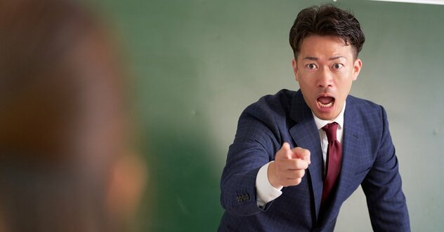 英和辞典をゴミ箱にぶん投げる！京都のトップ進学校「伝説の英語教師」の破天荒すぎる授業の中身とは