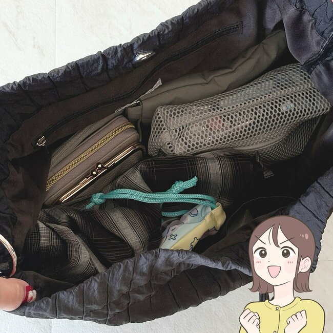 ペットボトルや折りたたみ傘がすっぽり！しまむらの「ガバッと開く大容量バッグ」ぽわんとしたフォルムが可愛い！《購入レビュー》