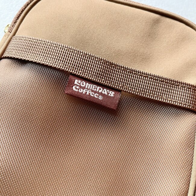 カードや診察券が31枚も入った…！コメダ珈琲の「おしゃれショルダーポーチ」財布代わりになって天才すぎる！