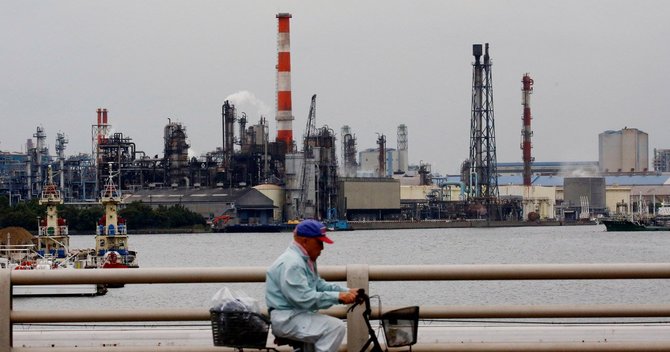 10月の鉱工業生産は大方の想定以上に落ち込み