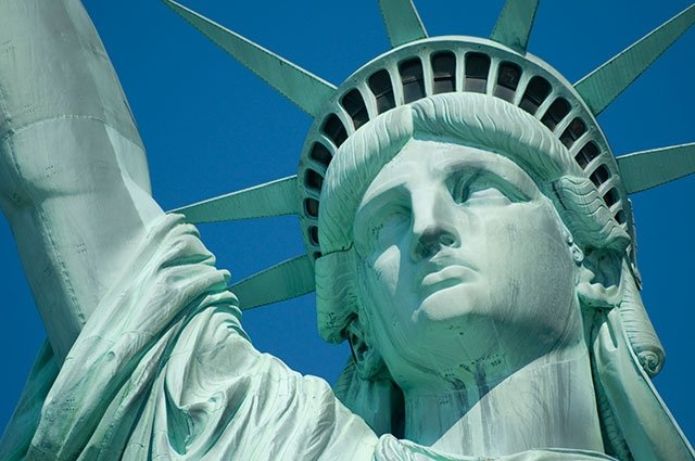 アメリカの象徴「自由の女神像」は南北アメリカで最大の巨像