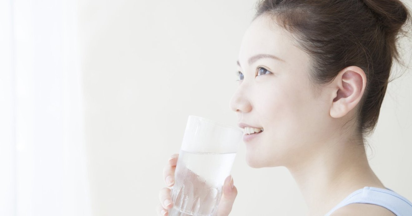 育毛のプロが断言 水を飲まない だけで薄毛になるワケ 髪が増える術 ダイヤモンド オンライン