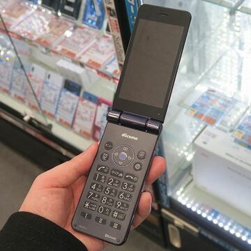 ドコモ向けガラホ「AQUOSケータイ」が4980円！