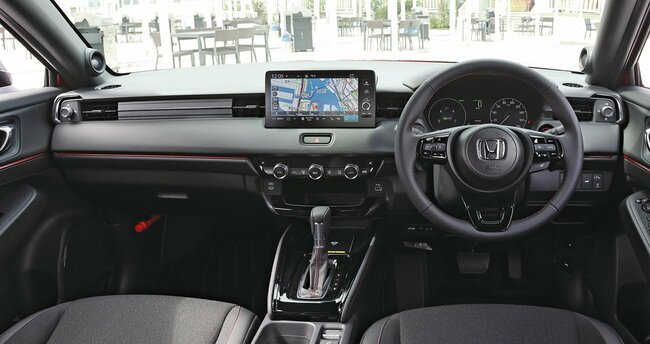 ホンダ・ヴェゼルRS、スポーツモデルが新登場！ベースモデルとの違いは？【試乗記】