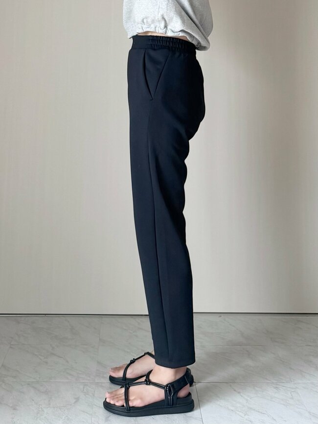 「有名スポーツメーカーのものと見劣りしない」ユニクロの“もちもちスウェット”あまりの気持ちよさに即買いした！「軽くてはき心地が非常に良い」「ここからの季節にヘビロテ」