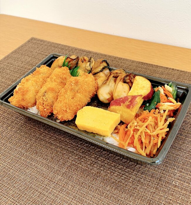 いくらなんでも贅沢すぎる…！ほっともっとの“牡蠣ギュウギュウ弁当”フタを開けてビックリした！《実食レビュー》