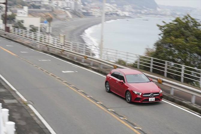 1.3リットルとは思えないほど元気な走りを見せるAクラス