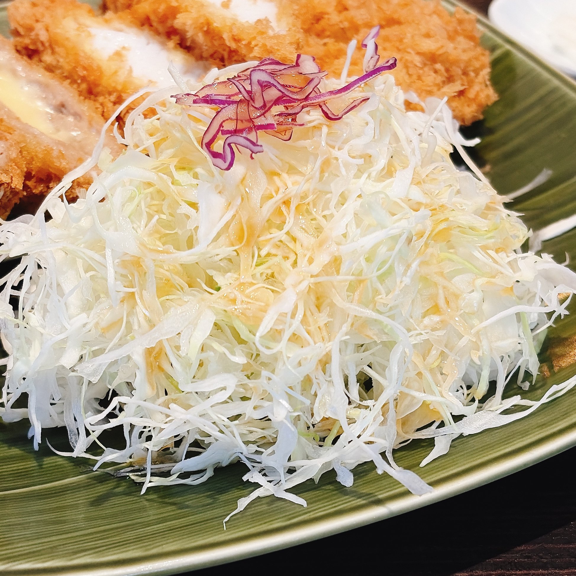 ボリュームすごくてお腹パンパン!とんかつ和幸の“盛りだくさんランチ”ご飯・みそ汁・キャベツがおかわりし放題で嬉しすぎる!《実食レビュー》