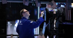 1兆ドル規模の借金バブル、米株市場を危険な高みへ