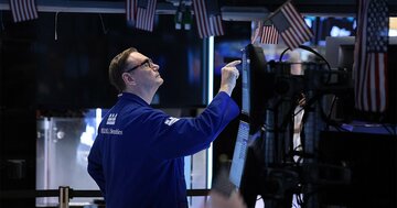 1兆ドル規模の借金バブル、米株市場を危険な高みへ