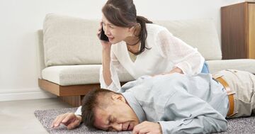 「あれ、手が動かない……」北海道旅行中に脳梗塞で倒れたらどうする？患者の明暗を分ける医療情報とは