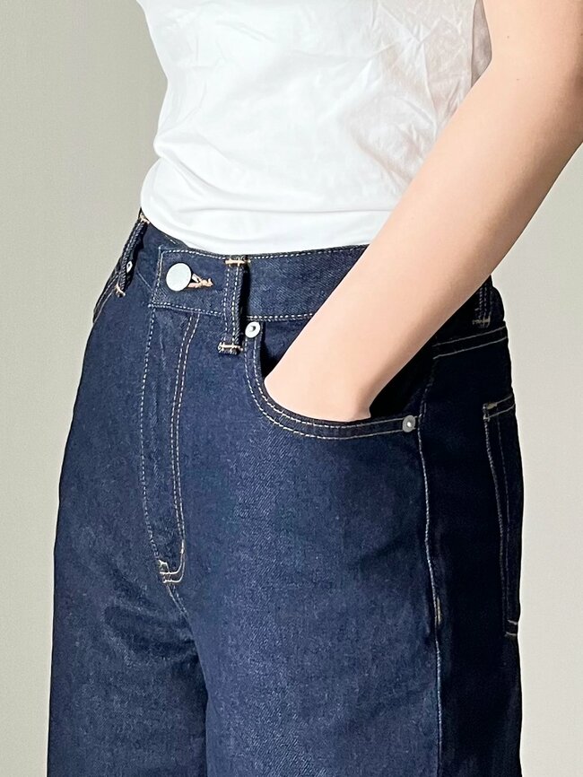 「即決で2色買いしました」GUの“細見えパンツ”ストンと落ちるシルエットがきれい!「カッコよくみえる」「仕事とプライベート用買いました」