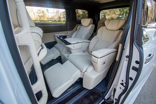 アルファード・エグゼクティブラウンジPHEV2列目シート
