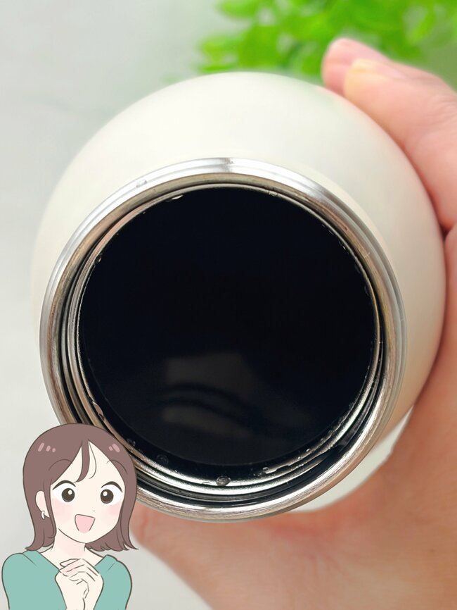 こういうのが欲しかった…!コメダ珈琲の「コメダおじさん柄ボトル」ハンドル付きだし、ドリンクが6時間経っても温かいんです!