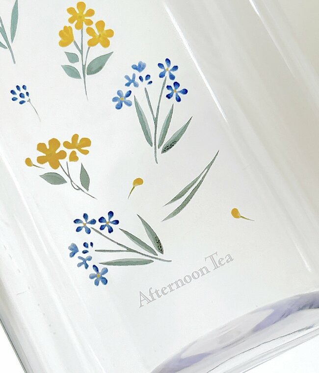 純喫茶みたいで可愛すぎる…！アフタヌーンティーの「昭和レトロなボトル」で水を飲む量が増えました！