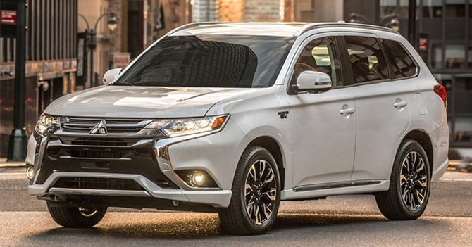 三菱アウトランダーPHEV,男のオフ