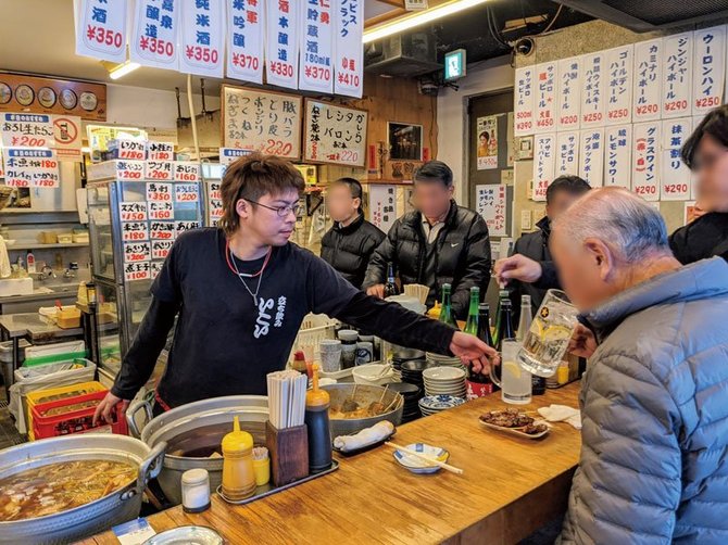 東京・赤羽の立ち飲みいこい本店