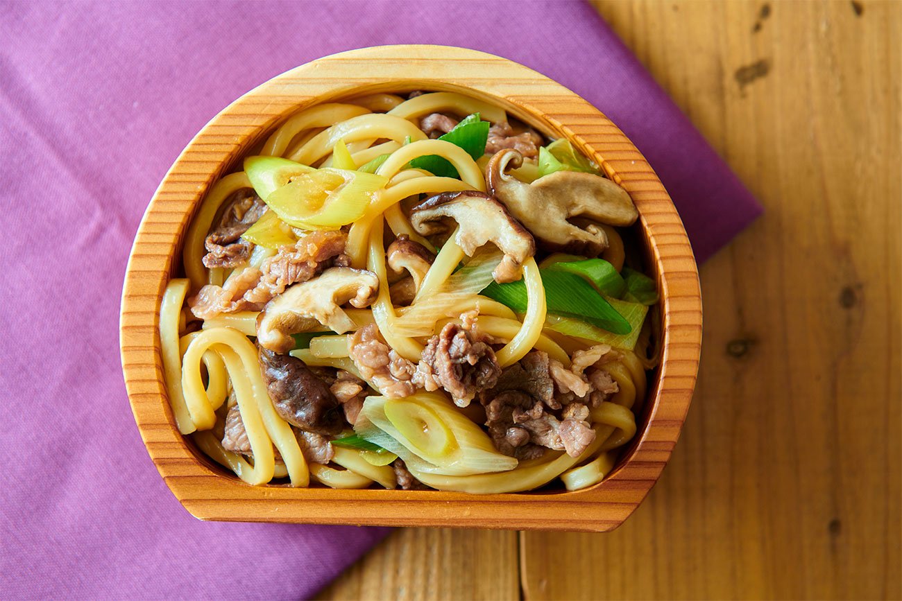 【史上最ラク&最速弁当】これはウマい!すき焼きの〆のお楽しみのあのうどんをレンチンで作る!