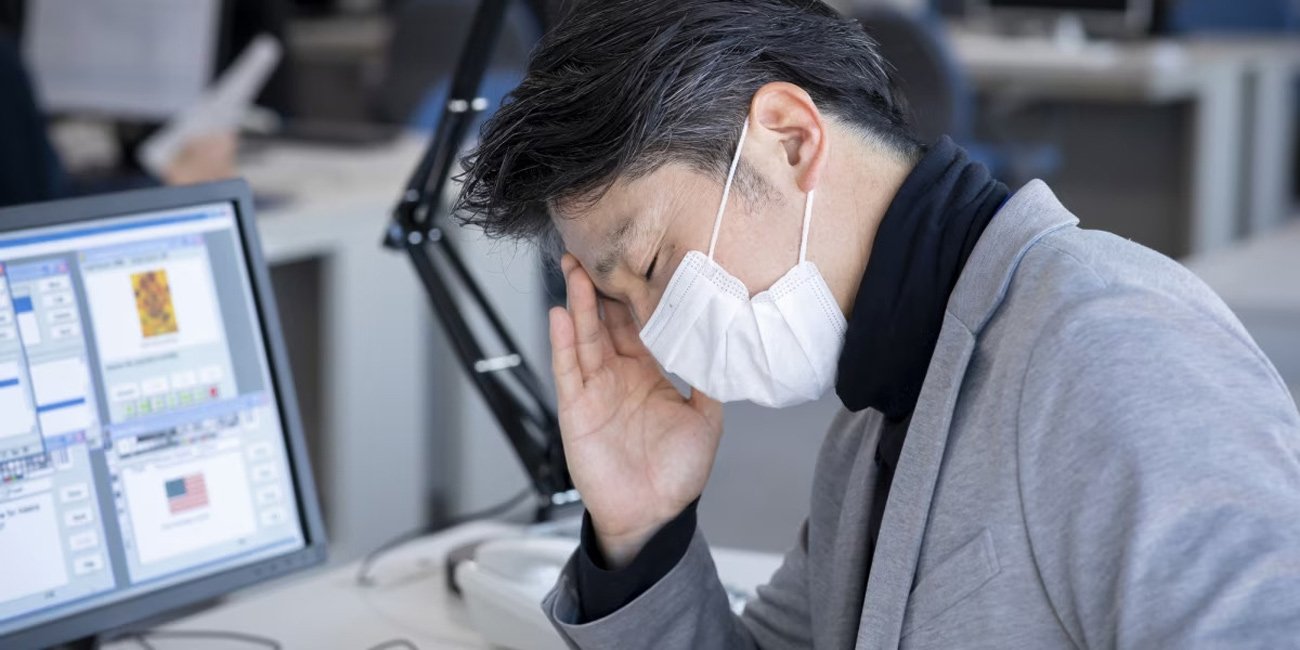 「お願いだから出社しないで!」インフル感染疑いでも出勤する“発熱社員”に困惑…会社は帰宅を命令できる?