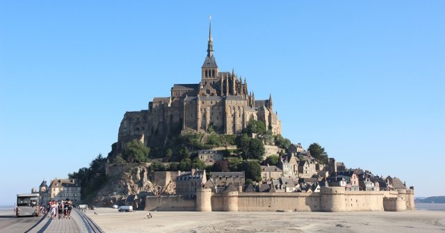 フランス世界遺産「モン・サン・ミッシェル」観光、基本情報からグルメ・お土産まで